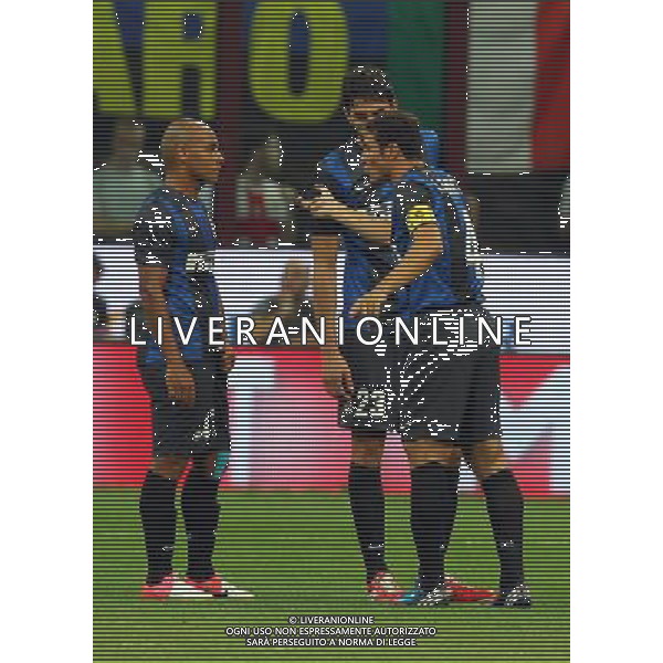 MILANO 09/08/2012 - INTER VS HNK HAJDUK SPALATO / NELLA FOTO: ZANETTI DISCUTE CON JONATHAN E RANOCCHIA DURANTE UNA PAUSA DI GIOCO - FOTO FRANCESCA SOLI / AGENZIA ALDO LIVERANI