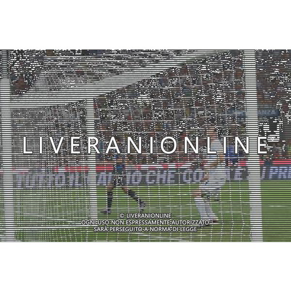 MILANO, 09-08-2012 / å©FOTO GIORGIO RAVEZZANI PRELIMINARE EUROPA LEAGUE INTER-HAJDUK SPALATO NELLA FOTO: TIRO DI COUTINHO SULLA TRAVERSA 