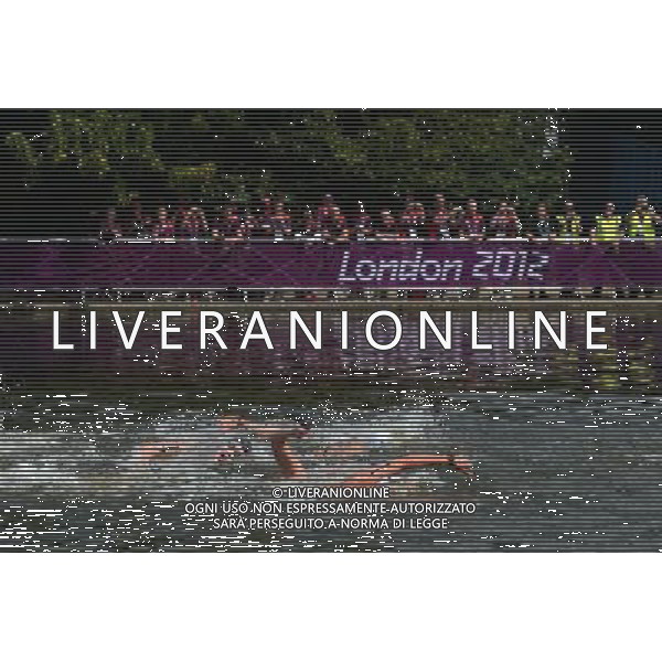 (120809) -- LONDON, Aug. 9, 2012 () -- Athletes compete during women\'s 10km marathon at London 2012 Olympic Games, London, Britain, Aug. 9, 2012. Eva Risztov of Hungary won the gold medal with 1:57:38.2. (/Tao Xiyi)(zgp) ©photoshot/AGENZIA ALDO LIVERANI SAS - ITALY ONLY - GIOCHI OLIMPICI, OLIMPIADI LONDRA 2012