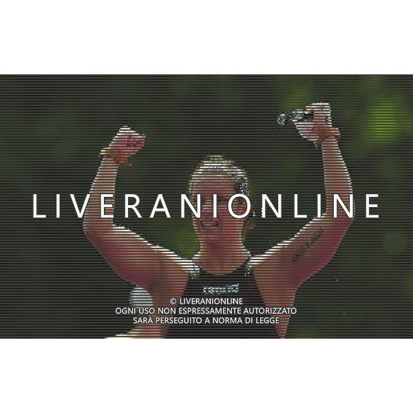 (120809) -- LONDON, Aug. 9, 2012 () -- Eva Risztov of Hungary celebrates after women\'s 10km marathon at London 2012 Olympic Games, London, Britain, Aug. 9, 2012. Eva Risztov of Hungary won the gold medal with 1:57:38.2. (/Tao Xiyi)(zgp) ©photoshot/AGENZIA ALDO LIVERANI SAS - ITALY ONLY - GIOCHI OLIMPICI, OLIMPIADI LONDRA 2012