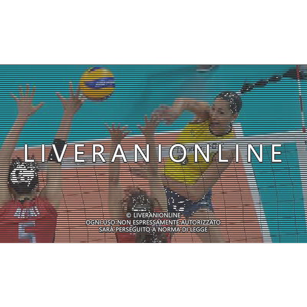 (120809) -- LONDON, Aug. 9, 2012 () -- Thaisa Menezes of Brazil smashes the ball during the women\'s volleyball semifinal match between Brazil and Japan at London 2012 Olympic Games, London, Britain, Aug. 9, 2012. Brazil won the match 3-0 and advanced to the final. (/Cheng Min) ©photoshot/AGENZIA ALDO LIVERANI SAS - ITALY ONLY - GIOCHI OLIMPICI, OLIMPIADI LONDRA 2012