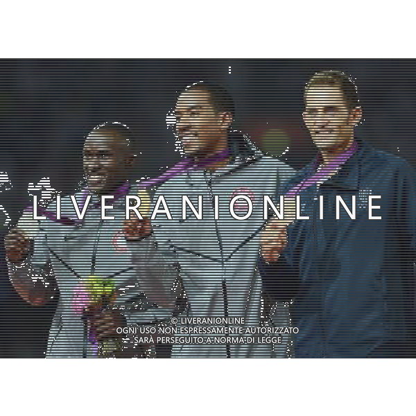 (120809) -- LONDON, Aug. 9, 2012 () -- Gold medalist Christian Taylor (C) of USA, silver medalist Will Claye (L) of USA, and bronze medalist Leonel Suarez of Cuba pose at awarding ceremony of men\'s triple jump, at London 2012 Olympic Games, London, Britain, Aug. 9, 2012. (/Yang Zongyou)(zgp) ©photoshot/AGENZIA ALDO LIVERANI SAS - ITALY ONLY - GIOCHI OLIMPICI, OLIMPIADI LONDRA 2012