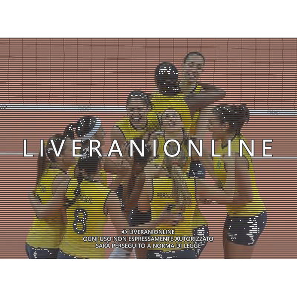 (120809) -- LONDON, Aug. 9, 2012 () -- Players of Brazil celebrate after winning the women\'s volleyball semifinal match between Brazil and Japan at London 2012 Olympic Games, London, Britain, Aug. 9, 2012. Brazil won the match 3-0 and advanced to the final. (/Cheng Min) ©photoshot/AGENZIA ALDO LIVERANI SAS - ITALY ONLY - GIOCHI OLIMPICI, OLIMPIADI LONDRA 2012