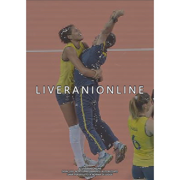 (120809) -- LONDON, Aug. 9, 2012 () -- Players of Brazil celebrate after winning the women\'s volleyball semifinal match between Brazil and Japan at London 2012 Olympic Games, London, Britain, Aug. 9, 2012. Brazil won the match 3-0 and advanced to the final. (/Cheng Min) ©photoshot/AGENZIA ALDO LIVERANI SAS - ITALY ONLY - GIOCHI OLIMPICI, OLIMPIADI LONDRA 2012