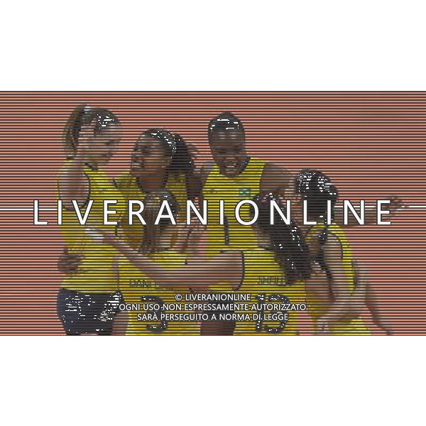 (120809) -- LONDON, Aug. 9, 2012 () -- Players of Brazil celebrate after winning the women\'s volleyball semifinal match between Brazil and Japan at London 2012 Olympic Games, London, Britain, Aug. 9, 2012. Brazil won the match 3-0 and advanced to the final. (/Cheng Min) ©photoshot/AGENZIA ALDO LIVERANI SAS - ITALY ONLY - GIOCHI OLIMPICI, OLIMPIADI LONDRA 2012