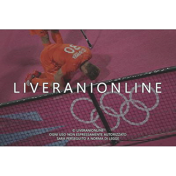 (120809) -- LONDON, Aug. 9, 2012 () -- Mink van der Weerden of the Netherlands falls down during the men\'s hockey semifinal match between the Netherlands and Britain at London 2012 Olympic Games, London, Britain, Aug. 9, 2012. The Netherlands won the match 9-2 and advanced to the final. (/Shen Bohan) ©photoshot/AGENZIA ALDO LIVERANI SAS - ITALY ONLY - GIOCHI OLIMPICI, OLIMPIADI LONDRA 2012