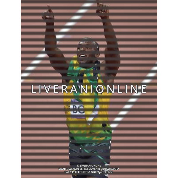 (120809) -- LONDON, Aug. 9, 2012 () -- Usain Bolt of Jamaica celebrates after men\'s 200m final, at London 2012 Olympic Games, London, Britain, Aug. 9, 2012. Usain Bolt won gold medal with 19.32. (/Gong Lei)(zgp) ©photoshot/AGENZIA ALDO LIVERANI SAS - ITALY ONLY - GIOCHI OLIMPICI, OLIMPIADI LONDRA 2012