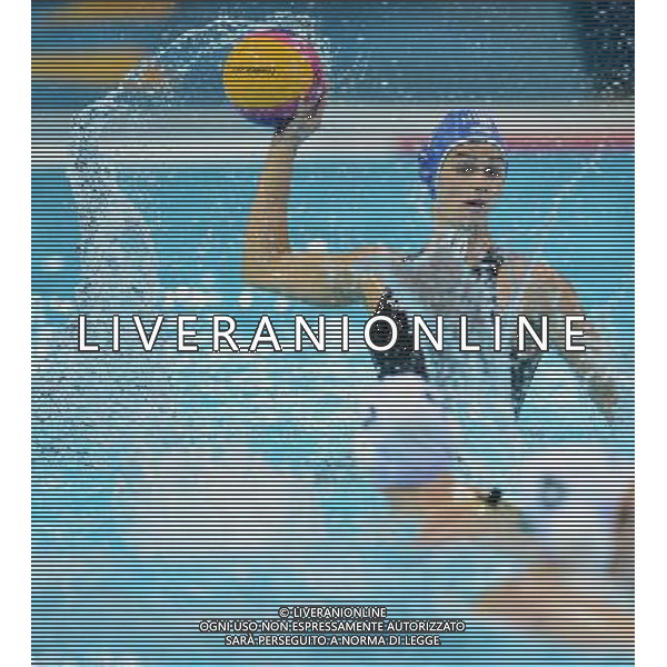 (120809) -- LONDON, Aug. 9, 2012 () -- A player of Hungary competes during the bronze medal match of women\'s Water Polo between Australia and Hungary at London 2012 Olympic Games, London, Britain, Aug. 9, 2012. Australia won the match 13-11 and claimed the bronze medal of the event. (/Wu Xiaoling) ©photoshot/AGENZIA ALDO LIVERANI SAS - ITALY ONLY - GIOCHI OLIMPICI, OLIMPIADI LONDRA 2012