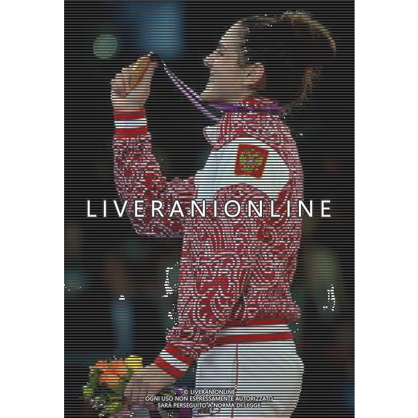 (120809) -- LONDON, Aug. 9, 2012 () -- Gold medalist Natalia Vorobieva of Russia celebrates at the awarding ceremony of women\'s wrestling freestyle 72kg at London 2012 Olympic Games in London, Britain, on August 9, 2012. (/Gesang Dawa) ©photoshot/AGENZIA ALDO LIVERANI SAS - ITALY ONLY - GIOCHI OLIMPICI, OLIMPIADI LONDRA 2012