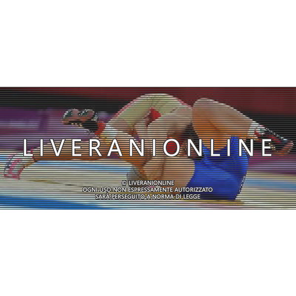 (120809) -- LONDON, Aug. 9, 2012 () -- Natalia Vorobieva of Russia (red) competes with Stanka Zlateva Hristova of Bulgaria during women\'s wrestling freestyle 72kg gold medal match, at London 2012 Olympic Games in London, Britain, on August 9, 2012. Natalia Vorobieva of Russia won gold medal. (/Gesang Dawa) ©photoshot/AGENZIA ALDO LIVERANI SAS - ITALY ONLY - GIOCHI OLIMPICI, OLIMPIADI LONDRA 2012