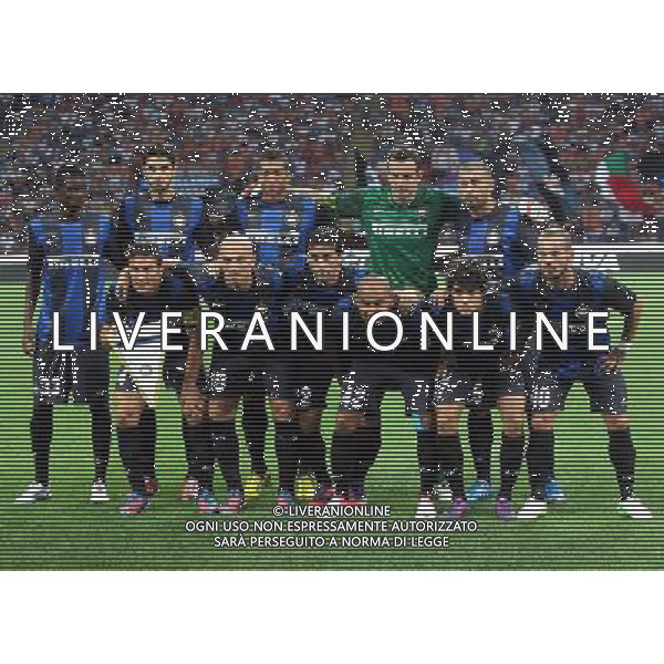 MILANO 09/08/2012 - INTER VS HNK HAJDUK SPALATO / NELLA FOTO: LA FORMAZIONE DELL\'INTER SCESA IN CAMPO CONTRO LO SPALATO - FOTO FRANCESCA SOLI / AGENZIA ALDO LIVERANI