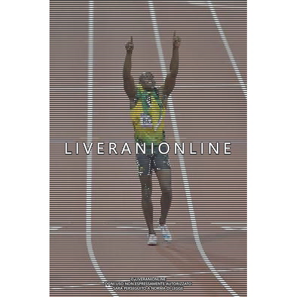 Usain Bolt celebrates winning men\'s 200m final. Olympic Stadium, Olympic Park, Stratford. London ©PHOTOSHOT/AGENZIA ALDO LIVERANI SAS - ITALY ONLY - GIOCHI OLIMPICI, OLIMPIADI LONDRA 2012