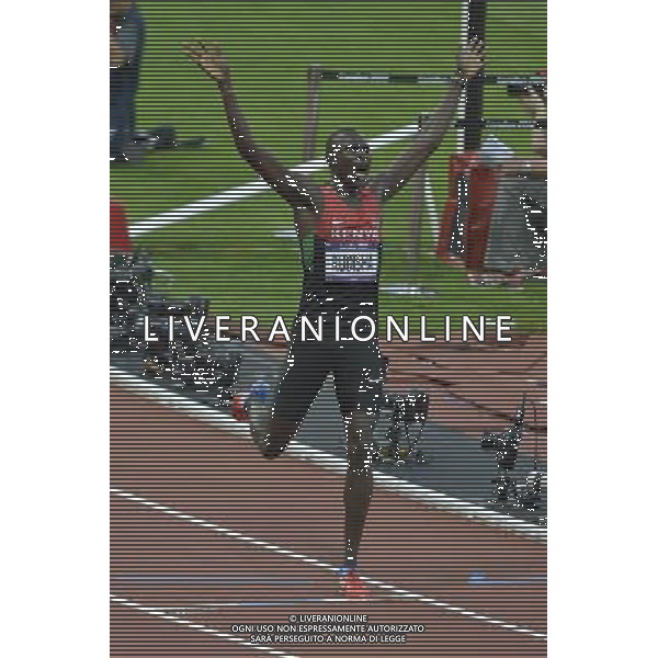 David Lekuta Rudisha (Kenya) winning the final of the Men\'s 800m and breaking the World Record. Olympic Stadium, Olympic Park, Stratford. London ©photoshot/AGENZIA ALDO LIVERANI SAS - ITALY ONLY - GIOCHI OLIMPICI, OLIMPIADI LONDRA 2012