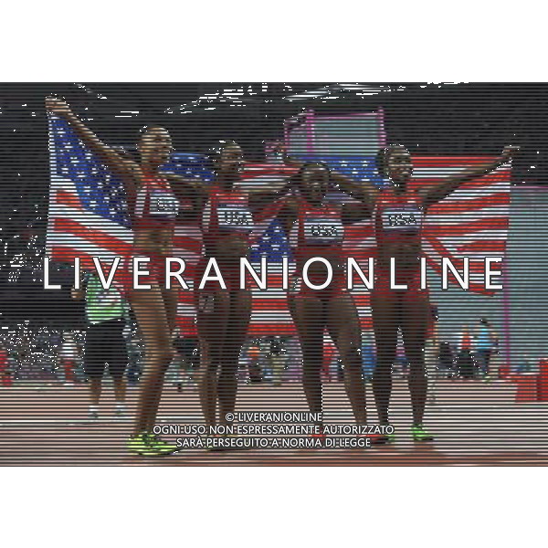 (120810) -- LONDON, Aug. 10, 2012 () -- Allyson Felix, Carmelita Jeter, Bianca Knight and Tianna Madison (from L to R) of U.S. celebrate after women\'s 4x100m relay final at London 2012 Olympic Games, London, Britain, Aug. 10, 2012. The U.S. team won gold medal in this event with a new world record of 40.82. (/Li Gang)(zgp) ©photoshot/Agenzia Aldo Liverani Sas - ITALY ONLY - GIOCHI OLIMPICI, OLIMPIADI LONDRA 2012