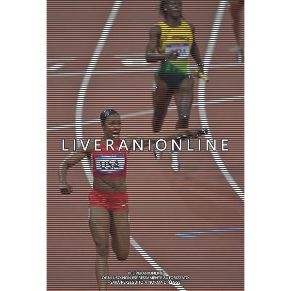 (120810) -- LONDON, Aug. 10, 2012 () -- Carmelita Jeter of U.S. celebrates after women\'s 4x100m relay final at London 2012 Olympic Games, London, Britain, Aug. 10, 2012. The U.S. team won gold medal in this event with a new world record of 40.82. (/Gong Lei)(zgp) ©photoshot/Agenzia Aldo Liverani Sas - ITALY ONLY - GIOCHI OLIMPICI, OLIMPIADI LONDRA 2012