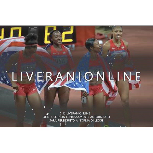 (120810) -- LONDON, Aug. 10, 2012 () -- The U.S. runners celebrate after women\'s 4x100m relay final at London 2012 Olympic Games, London, Britain, Aug. 10, 2012. The U.S. team won gold medal in this event with a new world record of 40.82. (/Gong Lei)(zgp) ©photoshot/Agenzia Aldo Liverani Sas - ITALY ONLY - GIOCHI OLIMPICI, OLIMPIADI LONDRA 2012