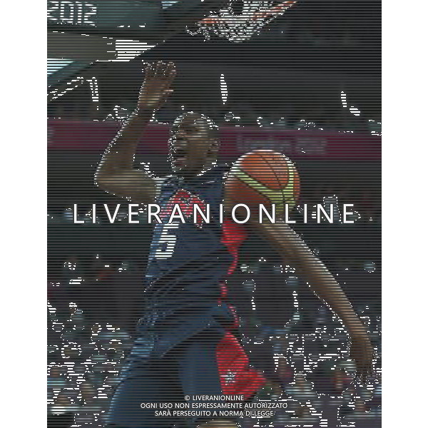 (120810) -- LONDON, Aug. 10, 2012 () -- Kevin Durant of the United States competes during the men\'s basketball semifinal match between the United States and Argentina at London 2012 Olympic Games, London, Britain, Aug. 10, 2012. The United States won the match 109-83 and advanced to the final. (/Meng Yongmin) AG ALDO LIVERANI S A S ONLY ITALY