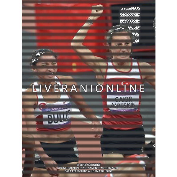 (120810) -- LONDON, Aug. 10, 2012 () -- Asli Cakir Alptekin (R) of Turkey celebrates with teammate Gamze Bulut after women\'s 1500m final at London 2012 Olympic Games, London, Britain, Aug. 10, 2012. Asli Cakir Alptekin won gold medal with 4:10.23. (/Gong Lei)(zgp) AG ALDO LIVERANI S A S ONLY ITALY