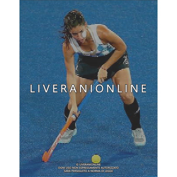 (120810) -- LONDON, Aug. 10, 2012 () -- Argentina\'s Mariela Scarone competes after being injured during the women\'s hockey gold medal match between the Netherlands and Argentina at London 2012 Olympic Games, London, Britain, Aug. 10, 2012. The Netherlands claimed the gold medal of the event. (/Chen Jianli) AG ALDO LIVERANI S A S ONLY ITALY