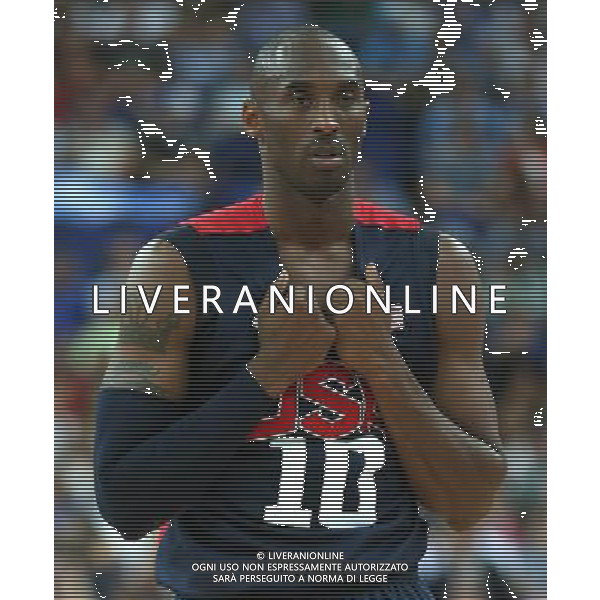 (120810) -- LONDON, Aug. 10, 2012 () -- Kobe Bryant (L) of the United States acts during the men\'s basketball semifinal match between the United States and Argentina at London 2012 Olympic Games, London, Britain, Aug. 10, 2012. The United States won the match 109-83 and advanced to the final. (/Meng Yongmin) AG ALDO LIVERANI S A S ONLY ITALY