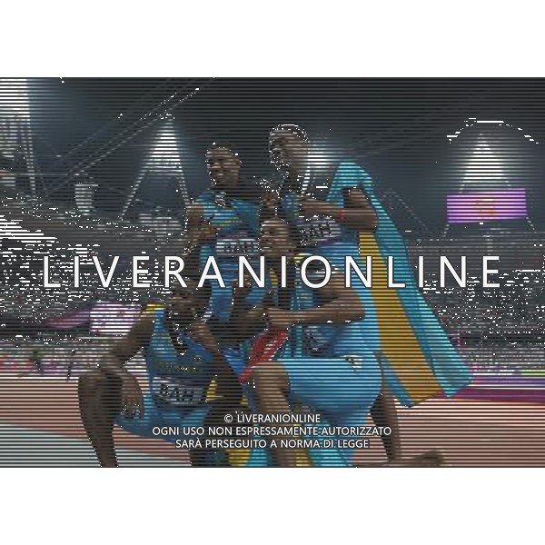 (120810) -- LONDON, Aug. 10, 2012 () -- Runners of Bahamas celebrate after men\'s 4x400m relay final at London 2012 Olympic Games, London, Britain, Aug. 10, 2012. The Bahamian team won gold medal with 2:56.72. (/Yin Gang)(zgp) AG ALDO LIVERANI S A S ONLY ITALY