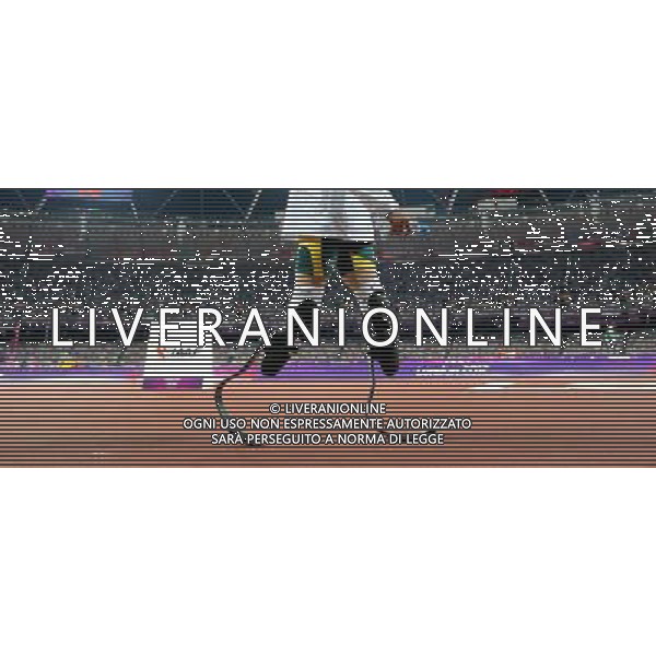 (120810) -- LONDON, Aug. 10, 2012 () -- Oscar Pistorius of South Africa prepares to compete in men\'s 4x400m relay final at London 2012 Olympic Games, London, Britain, Aug. 10, 2012. The team of South Africa ranked 8th with 3:03.46 (/Yin Gang)(zgp) AG ALDO LIVERANI S A S ONLY ITALY