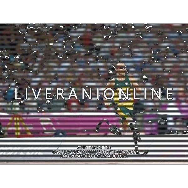 (120810) -- LONDON, Aug. 10, 2012 () -- Oscar Pistorius of South Africa competes in men\'s 4x400m relay final at London 2012 Olympic Games, London, Britain, Aug. 10, 2012. The team of South Africa ranked 8th with 3:03.46 (/Yin Gang)(zgp) AG ALDO LIVERANI S A S ONLY ITALY