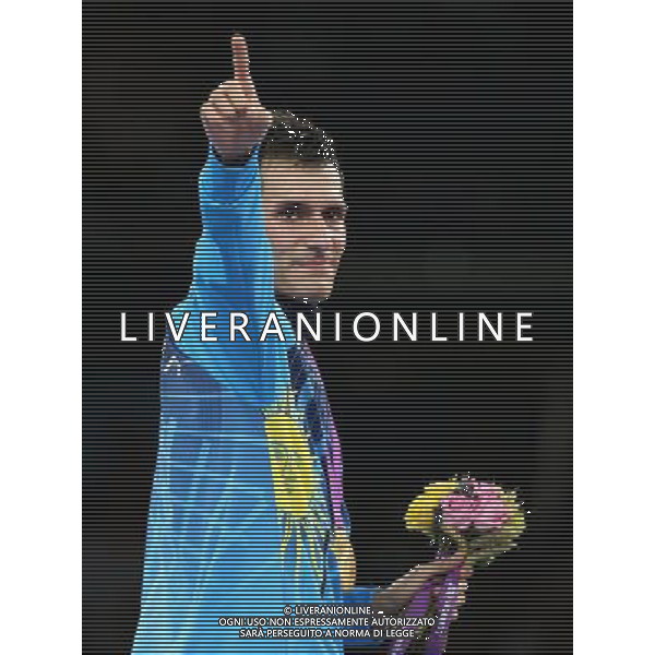 (120810) -- LONDON, Aug. 10, 2012 () -- Gold medalist Sebastian Eduardo Crismanich of Argentina poses at the awarding ceremony of men\'s Taekwondo -80kg event at London 2012 Olympic Games in London, Britain, on August 10, 2012. (/Wang Lili) AG ALDO LIVERANI S A S ONLY ITALY