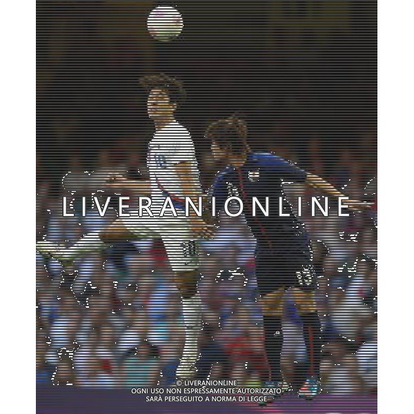 (120810) -- LONDON, Aug. 10, 2012 () -- Park Chuyoung (L) of South Korea competes with Daisuke Suzuki of Japan during the men\'s football bronze medal match at London 2012 Olympic Games, London, Britain, Aug. 10, 2012. South Korea won the match 2-0 and claimed the bronze medal of the event. (/Wang Qingqin) AG ALDO LIVERANI S A S ONLY ITALY