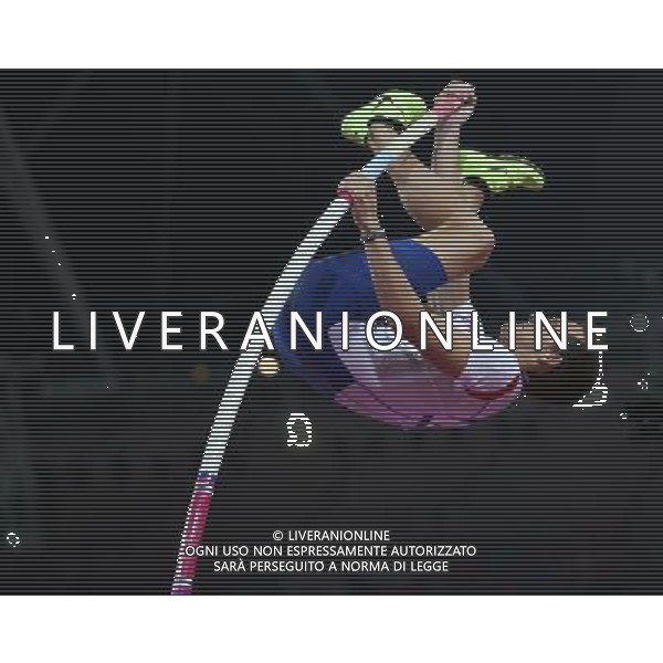 (120810) -- LONDON, Aug. 10, 2012 () -- Renaud Lavillenie of France competes during men\'s pole vault final at London 2012 Olympic Games, London, Britain, Aug. 10, 2012. Renaud Lavillenie won gold medal with a new Olympic record of 5.97 meters. (/Liao Yujie)(zgp) AG ALDO LIVERANI S A S ONLY ITALY