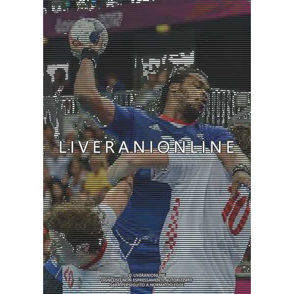 (120810) -- LONDON, Aug. 10, 2012 () -- Cedric Sorhaindo of France attacks during the men\'s handball semifinal match between France and Croatia at London 2012 Olympic Games, London, Britain, Aug. 10, 2012. France won the match 25-22 and advanced to the final. (/Yang Lei) AG ALDO LIVERANI S A S ONLY ITALY