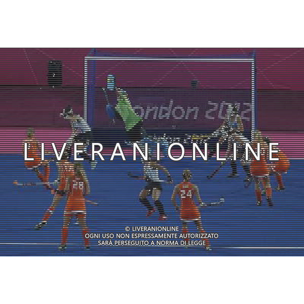 (120810) -- LONDON, Aug. 10, 2012 () -- Players compete during the women\'s hockey gold medal match between the Netherlands and Argentina at London 2012 Olympic Games, London, Britain, Aug. 10, 2012. The Netherlands claimed the gold medal of the event. (/Shen Bohan) AG ALDO LIVERANI S A S ONLY ITALY