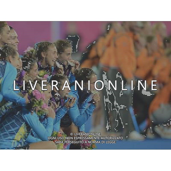 (120810) -- LONDON, Aug. 10, 2012 () -- Silver medalists players of Argentina celebrate at the awarding ceremony of women\'s hockey event at London 2012 Olympic Games, London, Britain, Aug. 10, 2012. (/Wang Yuguo) AG ALDO LIVERANI S A S ONLY ITALY