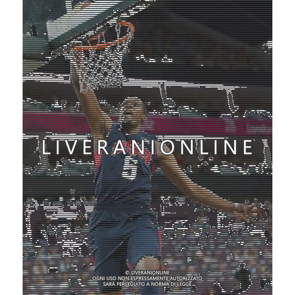 (120810) -- LONDON, Aug. 10, 2012 () -- Kevin Durant of the United States dunks during the men\'s basketball semifinal match between the United States and Argentina at London 2012 Olympic Games, London, Britain, Aug. 10, 2012. The United States won the match 109-83 and advanced to the final. (/Meng Yongmin) AG ALDO LIVERANI S A S ONLY ITALY
