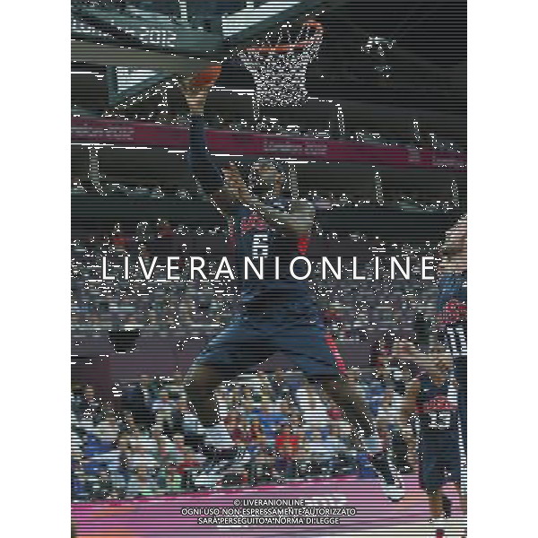 (120810) -- LONDON, Aug. 10, 2012 () -- Lebron James of the United States dunks during the men\'s basketball semifinal match between the United States and Argentina at London 2012 Olympic Games, London, Britain, Aug. 10, 2012. (/Meng Yongmin) AG ALDO LIVERANI S A S ONLY ITALY