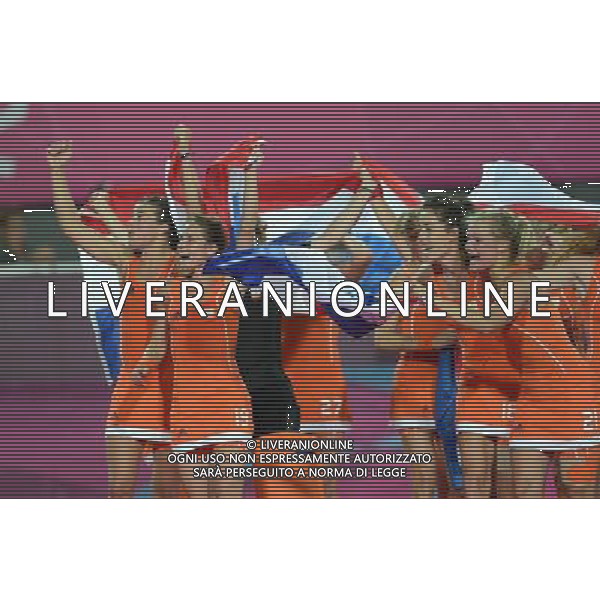 (120810) -- LONDON, Aug. 10, 2012 () -- Players of the Netherlands celebrate after winning the women\'s hockey gold medal match between the Netherlands and Argentina at London 2012 Olympic Games, London, Britain, Aug. 10, 2012. The Netherlands claimed the gold medal of the event. (/Wang Yuguo) AG ALDO LIVERANI S A S ONLY ITALY
