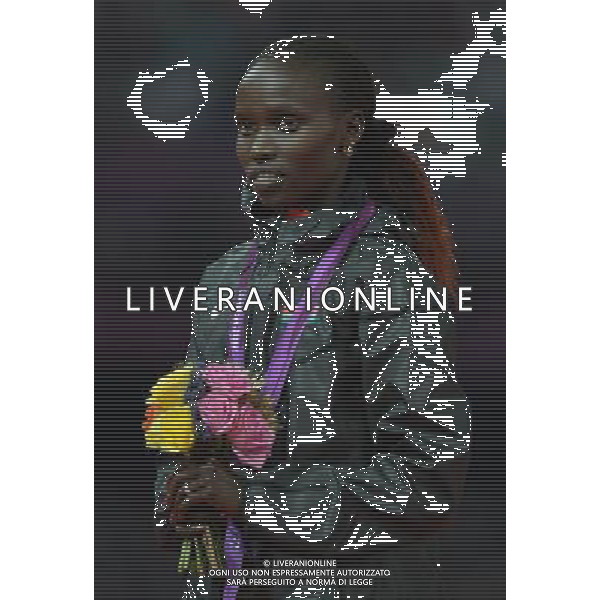 (120810) -- LONDON, Aug. 10, 2012 () -- Silver medalist Vivian Jepkemoi Cheruiyot of Kenya poses at awarding ceremony of women\'s 5000m event at London 2012 Olympic Games, London, Britain, Aug. 10, 2012. (/Gesang Dawa)(zgp) AG ALDO LIVERANI S A S ONLY ITALY