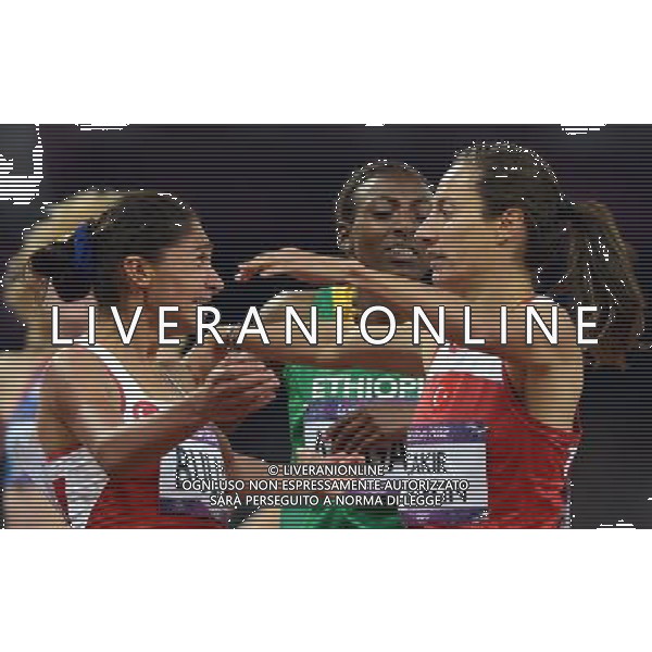 (120810) -- LONDON, Aug. 10, 2012 () -- Asli Cakir Alptekin (R) of Turkey celebrates with teammate Gamze Bulut after women\'s 1500m final at London 2012 Olympic Games, London, Britain, Aug. 10, 2012. Asli Cakir Alptekin won gold medal with 4:10.23. (/Li Gang)(zgp) AG ALDO LIVERANI S A S ONLY ITALY