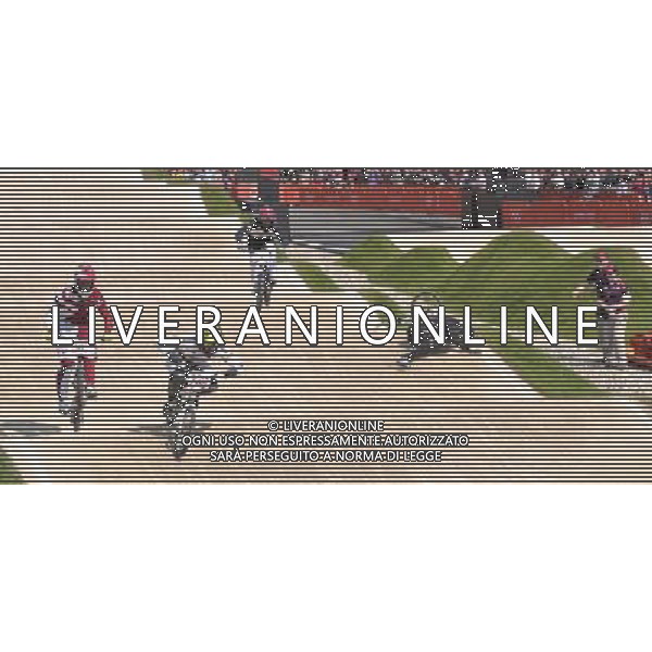 Marc Willers (New Zealand) crashes in one of the heats of the men\'s BMX semi-finals at the Olympic Games. BMX Track, Olympic Park, Stratford. London ©photoshot/Agenzia Aldo Liverani Sas - ITALY ONLY - GIOCHI OLIMPICI, OLIMPIADI LONDRA 2012