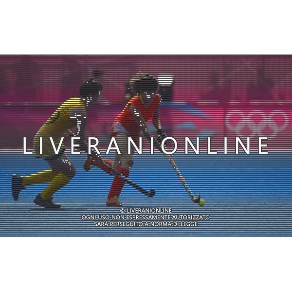 (120810) -- LONDON, Aug. 10, 2012 () -- Players compete during women\'s hocky classification 5th-6th match between China and Australia, at London 2012 Olympic Games in London, Britain, on August 10, 2012. Australia won 2-0. (/Guo Yong) (nxl) ©photoshot/Agenzia Aldo Liverani Sas - ITALY ONLY - GIOCHI OLIMPICI, OLIMPIADI LONDRA 2012