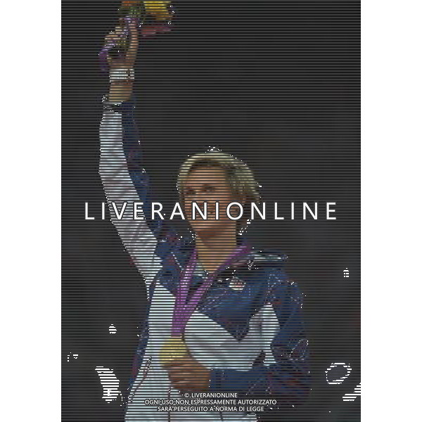 (120809) -- LONDON, Aug. 9, 2012 () -- Gold medalist Barbora Spotakova of Czech Republic poses at awarding ceremony of women\'s javelin throw event, at London 2012 Olympic Games, London, Britain, Aug. 9, 2012. Barbora Spotakova of Czech Republic won gold medal with 69.55 meters. (/Gesang Dawa)(zgp) ©photoshot/Agenzia Aldo Liverani Sas - ITALY ONLY - GIOCHI OLIMPICI, OLIMPIADI LONDRA 2012