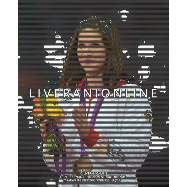 (120809) -- LONDON, Aug. 9, 2012 () -- Bronze medalist Linda Stahl of Germany poses at awarding ceremony of women\'s javelin throw event, at London 2012 Olympic Games, London, Britain, Aug. 9, 2012. (/Gesang Dawa)(zgp) ©photoshot/Agenzia Aldo Liverani Sas - ITALY ONLY - GIOCHI OLIMPICI, OLIMPIADI LONDRA 2012