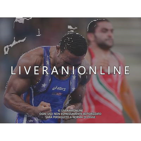 (120810) -- LONDON, Aug. 10, 2012 () -- Jordan Ernest Burroughs of USA celebrates after defeating Sadegh Saeed Goudarzi of Iran in men\'s wrestling freestyle 74kg gold medal contest, at London 2012 Olympic Games in London, Britain, on August 10, 2012. Jordan Ernest Burroughs of USA won gold medal. (/Jin Liwang) (nxl) ©photoshot/Agenzia Aldo Liverani Sas - ITALY ONLY - GIOCHI OLIMPICI, OLIMPIADI LONDRA 2012