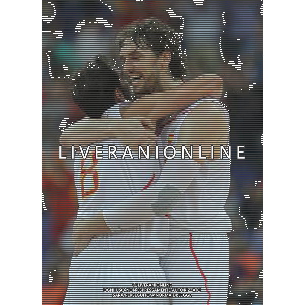 (120810) -- LONDON, Aug. 10, 2012 () -- Pau Gasol (R) of Spain celebrates with teammate Jose Calderon after winning the men\'s basketball semifinal match between Spain and Russia at London 2012 Olympic Games, London, Britain, Aug. 10, 2012. Spain won the match 67-59 and advanced to the final. (/Meng Yongmin) ©photoshot/Agenzia Aldo Liverani Sas - ITALY ONLY - GIOCHI OLIMPICI, OLIMPIADI LONDRA 2012