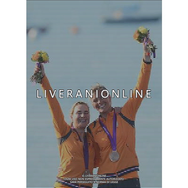 (120810) -- WEYMOUTH, Aug. 10, 2012 () -- Bronze medalists Lisa Westerhof/Lobke Berkhout of Netherlands pose at awarding ceremony of 470 women competition of sailing event, at London 2012 Olympic Games in Weymouth and Portland, Britain, August 10, 2012. (/Zeng Yi) (zgp) ©photoshot/Agenzia Aldo Liverani Sas - ITALY ONLY - GIOCHI OLIMPICI, OLIMPIADI LONDRA 2012