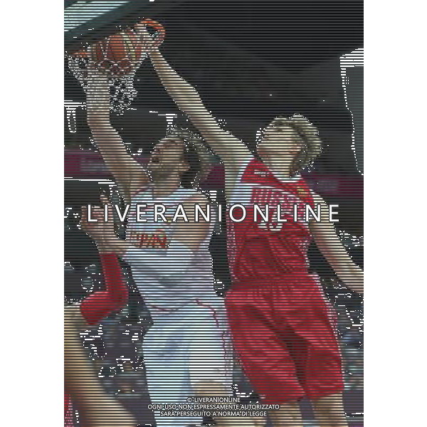 (120810) -- LONDON, Aug. 10, 2012 () -- Pau Gasol of Spain dunks during men\'s basketball semifinal match between Spain and Russia, at London 2012 Olympic Games in London, Britain, on August 10, 2012. Spain won 67-59. (/Meng Yongmin) (nxl) ©photoshot/Agenzia Aldo Liverani Sas - ITALY ONLY - GIOCHI OLIMPICI, OLIMPIADI LONDRA 2012