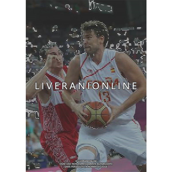 (120810) -- LONDON, Aug. 10, 2012 () -- Marc Gasol of Spain competes during men\'s basketball semifinal match between Spain and Russia, at London 2012 Olympic Games in London, Britain, on August 10, 2012. Spain won 67-59. (/Meng Yongmin) (nxl) ©photoshot/Agenzia Aldo Liverani Sas - ITALY ONLY - GIOCHI OLIMPICI, OLIMPIADI LONDRA 2012