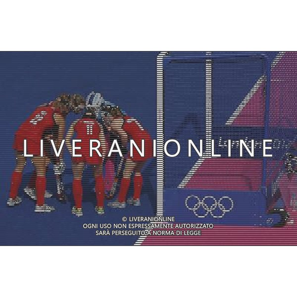 (120810) -- LONDON, Aug. 10, 2012 () -- Players of Britain discuss during the women\'s hockey bronze medal match between New Zealand and Britain at London 2012 Olympic Games, London, Britain, Aug. 10, 2012. Britain won the match 3-1 and claimed the bronze medal of the event. (/Shen Bohan) ©photoshot/Agenzia Aldo Liverani Sas - ITALY ONLY - GIOCHI OLIMPICI, OLIMPIADI LONDRA 2012