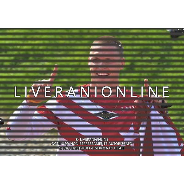 (120810) -- LONDON, Aug. 10, 2012 () -- Maris Strombergs of Latvia celebrates after winning in men\'s cycling BMX competition, at London 2012 Olympic Games in London, Britain, on August 10, 2012. Maris Strombergs of Latvia won gold medal. (/Cheng Min) (nxl) ©photoshot/Agenzia Aldo Liverani Sas - ITALY ONLY - GIOCHI OLIMPICI, OLIMPIADI LONDRA 2012