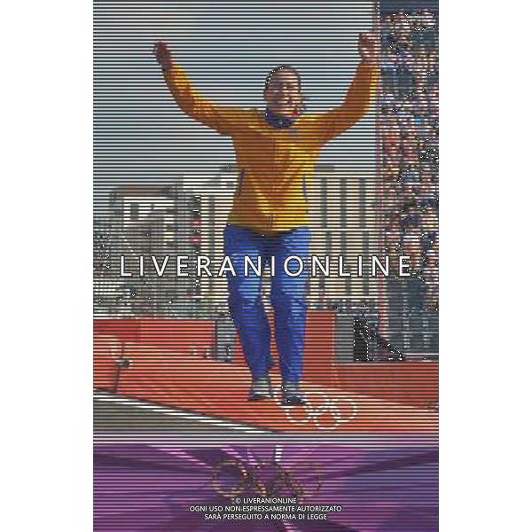 (120810) -- LONDON, Aug. 10, 2012 () -- Gold medalist Mariana Pajon of Colombia celebrates during victory ceremony of women\'s cycling BMX competition, at London 2012 Olympic Games in London, Britain, on August 10, 2012. (/Cheng Min) (nxl) ©photoshot/Agenzia Aldo Liverani Sas - ITALY ONLY - GIOCHI OLIMPICI, OLIMPIADI LONDRA 2012